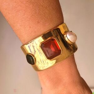 Ciner Vintage Bracelet Cuff